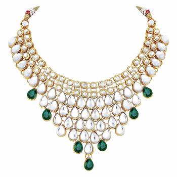 Traditional Gold Plated Kundan Bridal Choker Necklace Set Earrings & Maang Tikka For Women  3