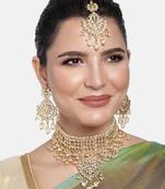 Traditional Kundan Choker Necklace Set with Earrings & Maang Tikka For Women 