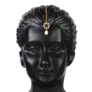Traditional Gold Plated Floral Pearl & Kundan Choker Necklace Set with Maang Tikka for Women  5