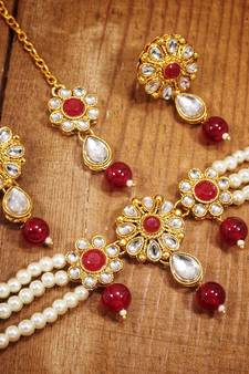 Traditional Floral Pearl & Kundan Choker Necklace Set with maang Tikka for Women (ML230M)