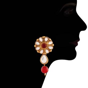Traditional Floral Pearl & Kundan Choker Necklace Set with maang Tikka for Women  3