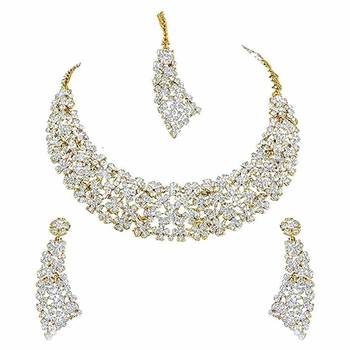 Stone Studded Necklace Set Earrings & Maang Tikka for Women  3