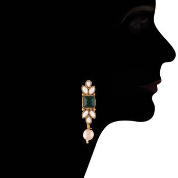 Traditional Gold Plated Pearl & Kundan Necklace Set with Earrings for Women  4