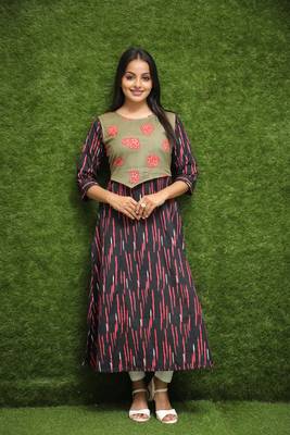 Women Blue Kurti With Green Jacket  2