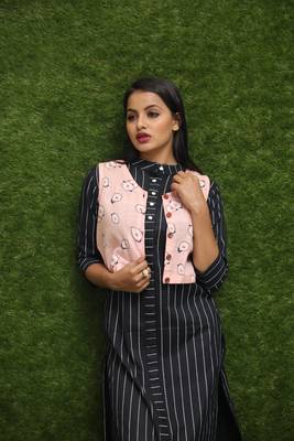 Women Blue Kurti With Pink Jacket  5