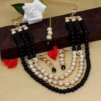 Black necklace-sets 1