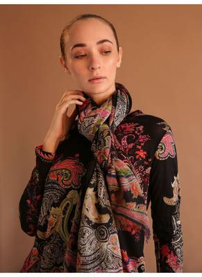 Beautiful paisely Silk Cashmere Scarf 1