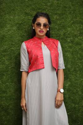 Women Off-White Kurti With Red Jacket  5