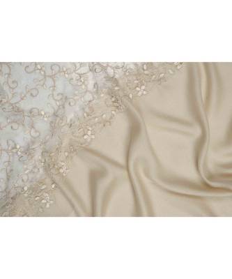 Italian lace on beige silk 4