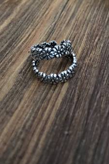 Silver toe-rings