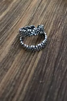 Silver toe-rings