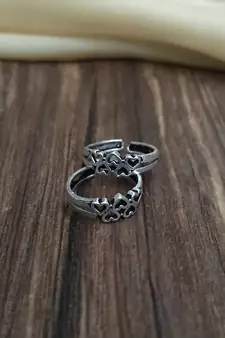 Silver toe-rings
