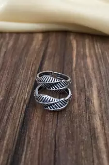 Silver toe-rings