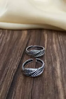 Silver toe-rings