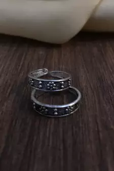 Silver toe-rings