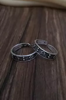 Silver toe-rings
