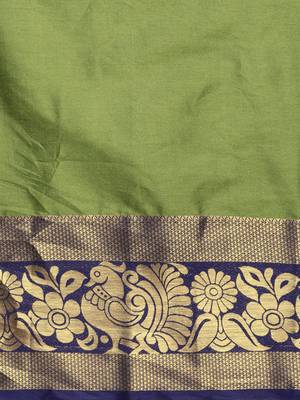 Green woven silk blend saree with blouse 5