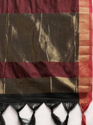 Black woven silk blend saree with blouse 4