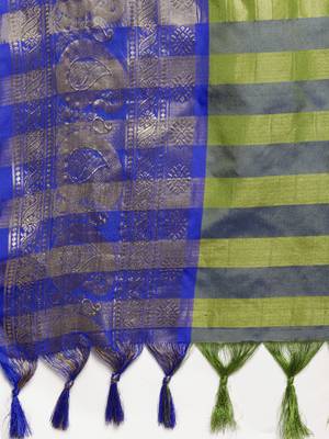 Green woven silk blend saree with blouse 4