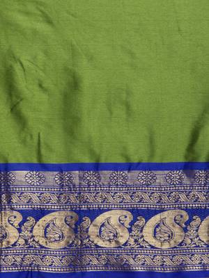 Green woven silk blend saree with blouse 5