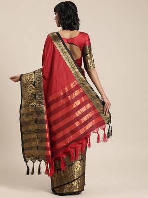 Red woven silk blend saree with blouse 2
