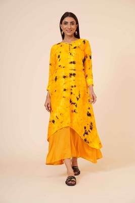 Women's Indian tie n dye Kurti with wooden Button Placket and Cuff 1