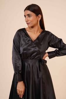 Women's Empire Line with Cuff Satin Wrap Dress Black
