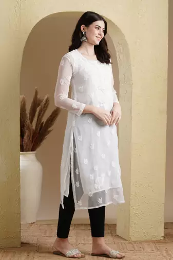 Hand Embroidered White Georgette Lucknowi Chikan Women Kurta With Slip