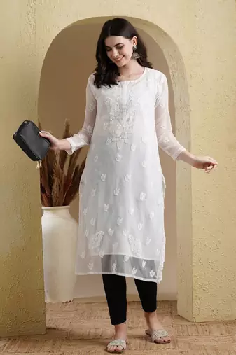 Hand Embroidered White Georgette Lucknowi Chikan Women Kurta With Slip
