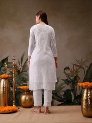 Hand Embroidered White Kota Lucknowi Chikankari Kurta With Slip 3
