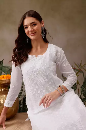 Hand Embroidered White Kota Lucknowi Chikankari Kurta With Slip