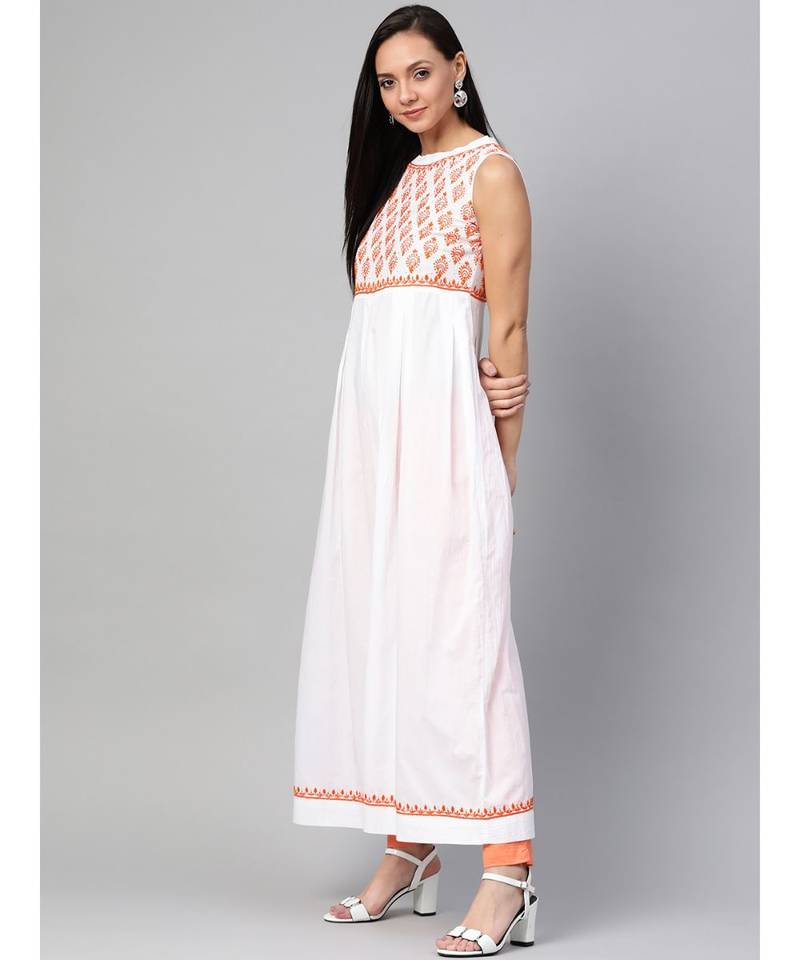 Ada Hand Embroidered White Cotton Lucknowi Chikan Women Kurta With Muqaish Work - A100466