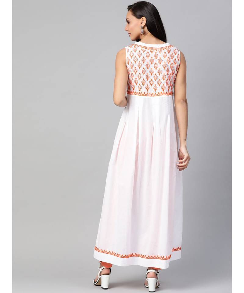 Ada Hand Embroidered White Cotton Lucknowi Chikan Women Kurta With Muqaish Work - A100466