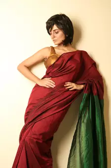 Dark red plain blended cotton saree with blouse