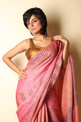 Pink woven linen saree with blouse 4
