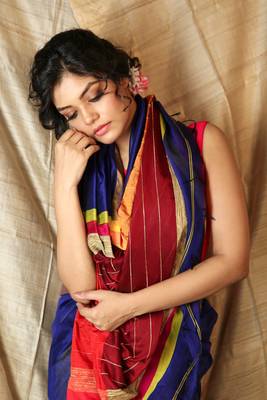 Navy blue woven blended cotton saree with blouse 4