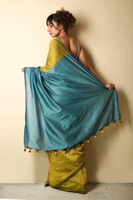 Green woven blended cotton saree with blouse 2