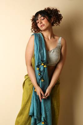 Green woven blended cotton saree with blouse 3