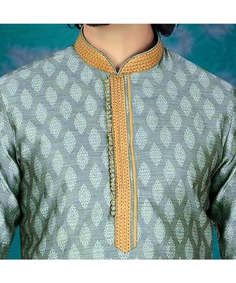 green   jaqurd kurta set with  red  running stich embroidery on jabbapatti and collar  and sleeveswith gundi buttons 2