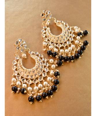 Youthful Kundan Chandbali with dark green pearl 3