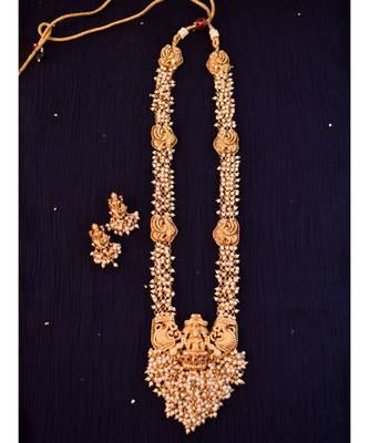 Gorgeous Golden Temple Set in Pearl Setting 2