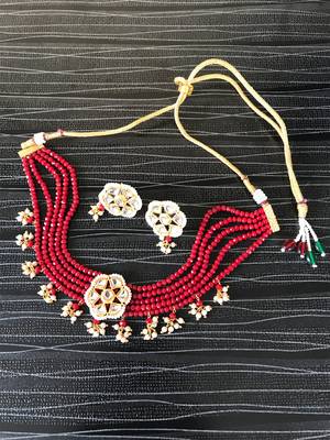 Red necklaces 1