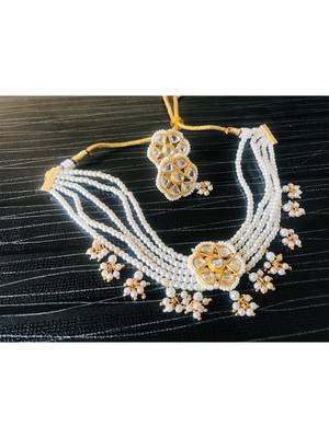 White  necklaces 1