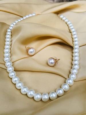 White necklaces 1