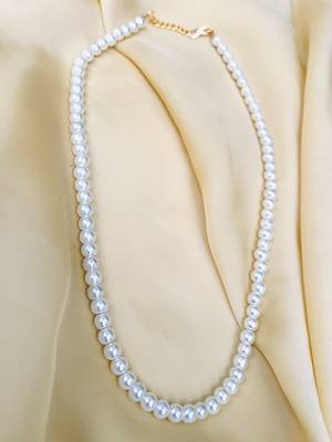White necklaces 1