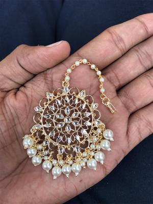 White maang-tikka 4