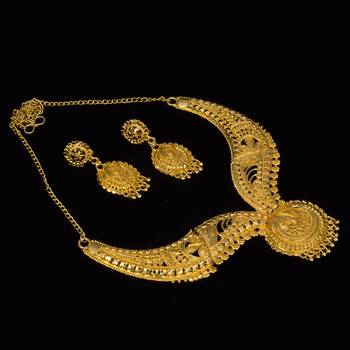 Piah Fashion Alloy Necklace set   ethnic jewellery  For Women
 (Gold) 3