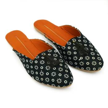 Black Print Mules Half Jutis For Women 1