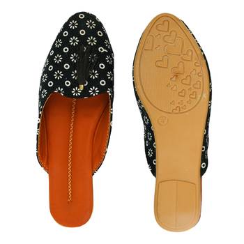 Black Print Mules Half Jutis For Women 4