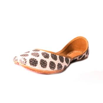 Peppithreads Ethnic Genuine Leather Flats for Ladies Design No F 4